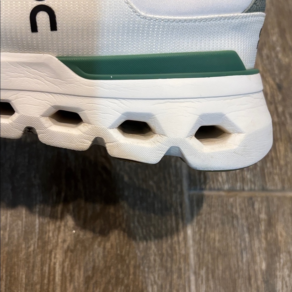 On Cloud Cloud Runner Running White And Green Sne… - image 8